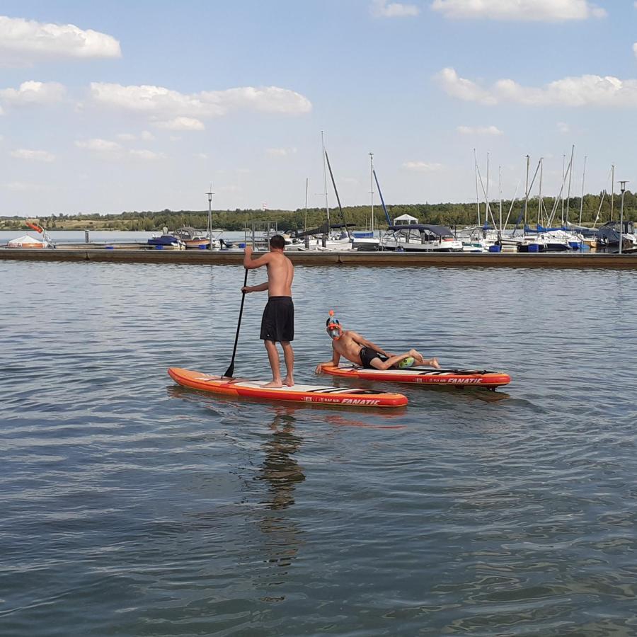 Lagrette Ferienwohnung Am Hainer See Neukieritzsch Exteriör bild
